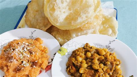 Halwa Poori Easy Recipe By Mrs. Jawed - YouTube