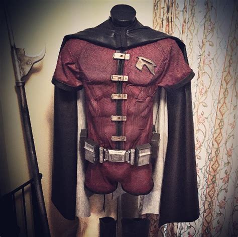 Check Out This Awesome Robin Cosplay Inspired by BATMAN V SUPERMAN ...