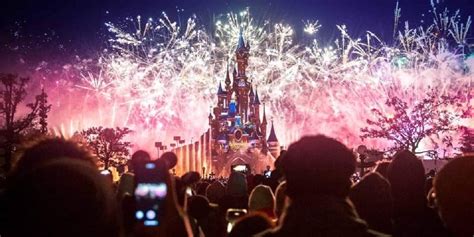 Disney Park Nighttime Crowding Situation Out of Control, “It’s a Safety Hazard” - Inside the Magic