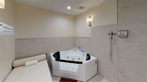 Private Vegas Hot Tub Suites | A Touch of Las Vegas