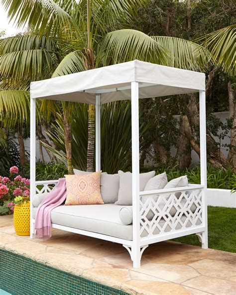 MADE IN THE SHADE: A CANOPY-COVERED OUTDOOR DAYBED MADE FOR LOUNGING — www.stylebeatblog.com