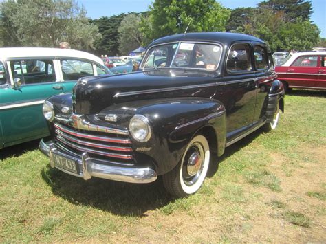 File:1946 Ford Super Deluxe Sedan.jpg - Wikimedia Commons