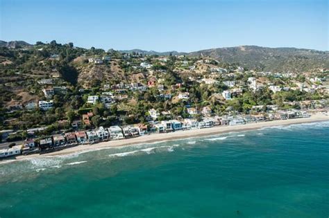 Malibu rocked by 4.7 earthquake with celebs & beachgoers terrified ...