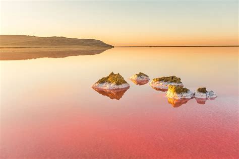 Salt Lake Glows Red in Ukraine Photos - ABC News