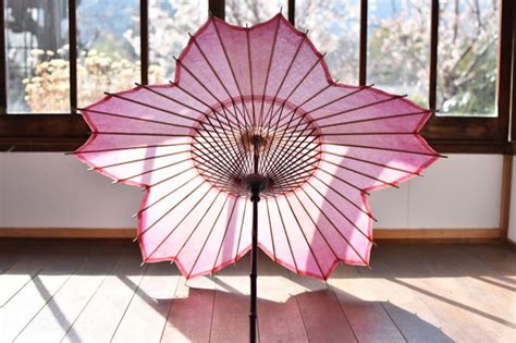 Sakura-Shaped Parasol Designed for Japans Cherry Blossom Season - Randy ...