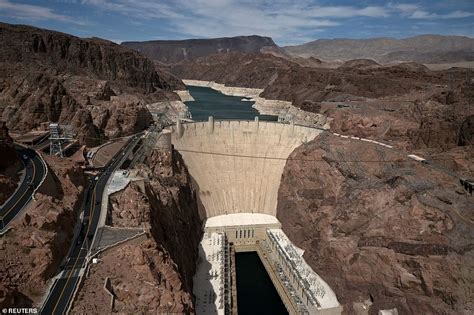 The Hoover Dam water levels fall to its lowest level EVER as California suffers a Megadrought ...