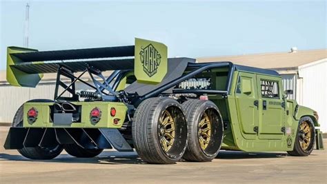 ¿Es este el Hummer más loco de la historia? 6x2, pegado al suelo y con motor Hellcat