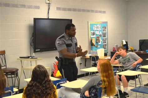 DeKalb West Hosts Middle School Career Day - WJLE Radio