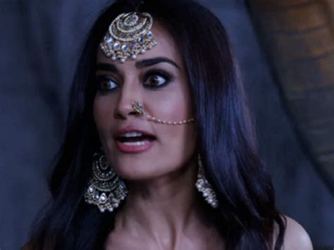 Naagin 3 promo: Will Bela be able to save Vishakha from Sumitra and Yuvi? - Times of India