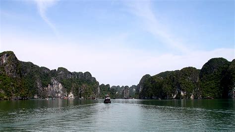 Quang Ninh boost tourism co-operation with Lao, Thai partners