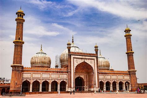 TOP 10 LARGEST MOSQUES IN THE WORLD