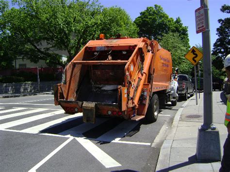 Garbage Truck Washington DC by Chlodulfa on DeviantArt