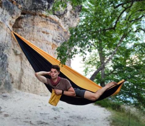 Review: Travel Hammock by TTTM - Ticket to the Moon