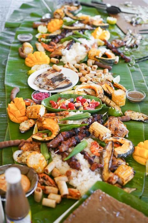 What’s a Boodle Fight or Filipino Kamayan Feast? - Hungry Huy