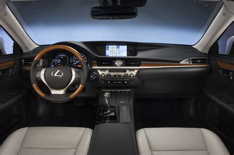 2013 Lexus ES 350 Interior - egmCarTech