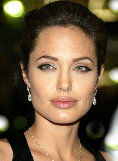 Angelina Jolie Hairstyles - Celebrity Hairstyles