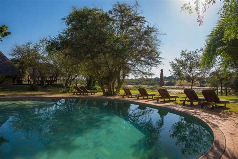 Inyati Game Lodge - Sabi Sands Lodges Reservations