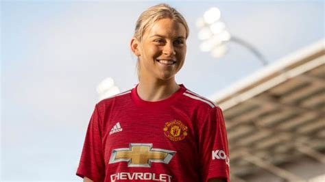 Alessia Russo: Manchester United Women sign England international | Football News | Sky Sports