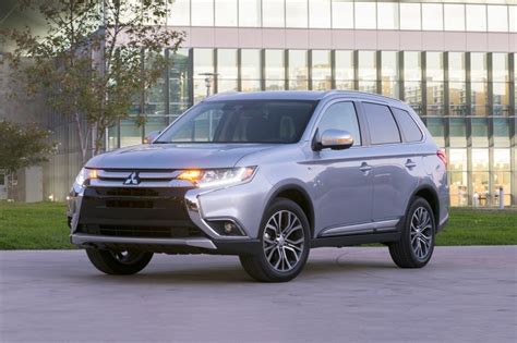 2017 Mitsubishi Outlander Review & Ratings | Edmunds