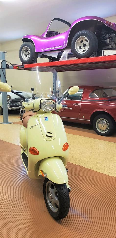 Modern Vespa : Which Vespa color got you the most compliments?