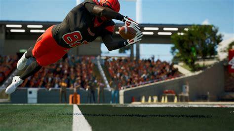 Madden NFL’s only competition Maximum Football goes free-to-play - Dexerto