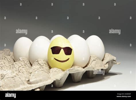 Smiley face emoji hi-res stock photography and images - Alamy