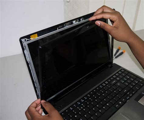 Dell Vostro Laptop Screen Replacement : 10 Steps - Instructables