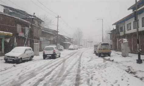 Kashmir Valley receives season's first snowfall - News Live