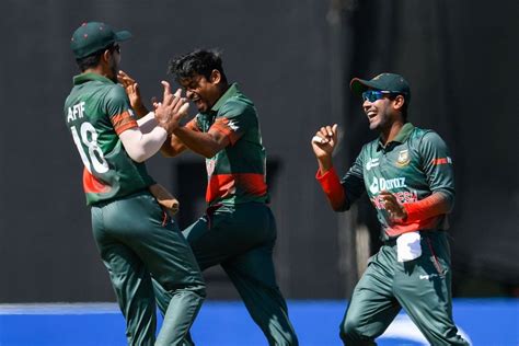 Taijul Islam took two early wickets | ESPNcricinfo.com