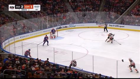 Connor McDavid quick release : r/nhl