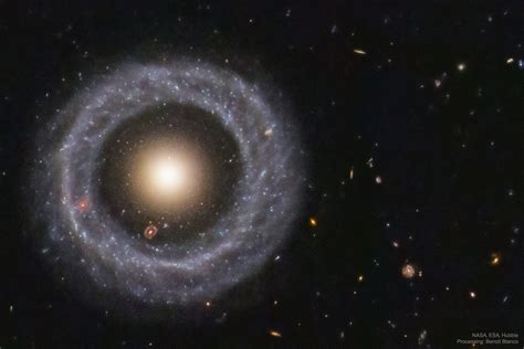 How did this beautiful ring galaxy form? Astronomers remain puzzled - AIVAnet