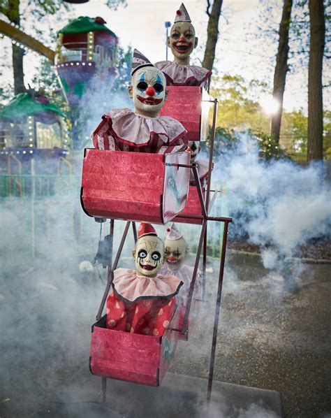 New For 2019: Clown Ferris Wheel Animatronic From Spirit Halloween ...