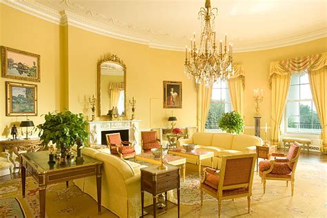 White House Rooms You Won't See on the Tour | White house interior, Yellow living room, White ...