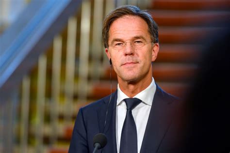 Moeder Mark Rutte overleden & HEMA geteisterd door plofkrakers