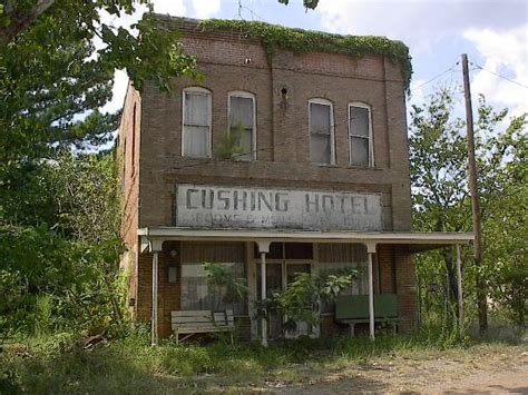 Cushing Hotel ....James Garner made the movie The Summer of George Adams movie there...this ...