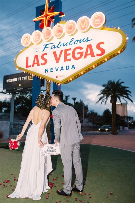 Las Vegas Sign Wedding - Las Vegas Photographer