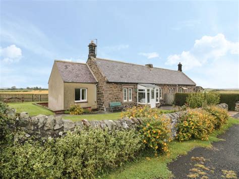 Find holiday cottages & accommodation in Northumberland from £38