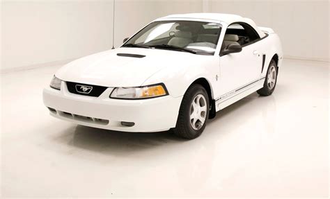 2000 Ford Mustang | Classic Auto Mall