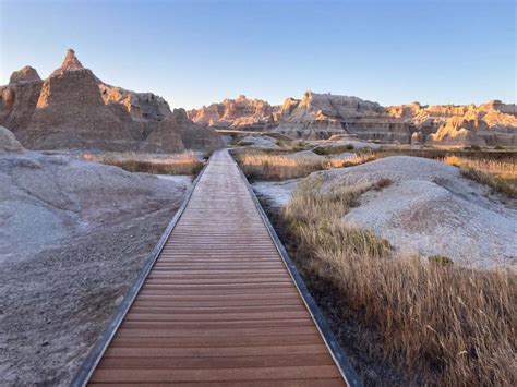 6 Amazing Places to See the Sunrise in Badlands National Park - The ...