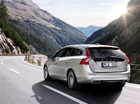 Volvo prices V60 Plug-In Hybrid wagon and touts its technical ...