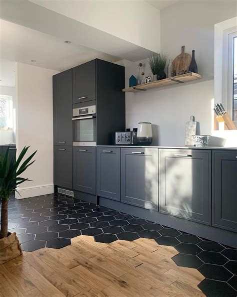 Black Kitchen Tile Ideas - 11 ways to embrace the dark side