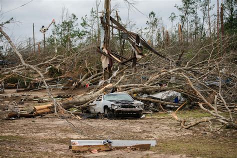 Tornado victims in Alabama: Seven members of one family, four children ...