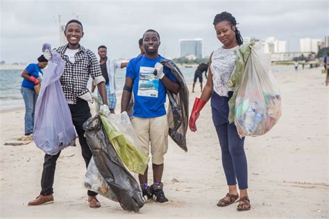 How Do You Clean Up the World's Coasts? One Volunteer at a Time