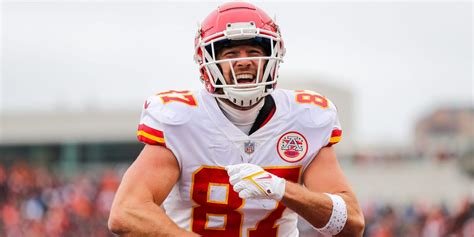 Travis Kelce Diet Totals 4,000 Calories Daily, Includes Whole Chickens - Business Insider