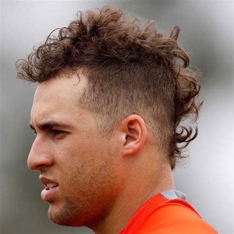 Best Baseball Haircuts (2021 Guide)