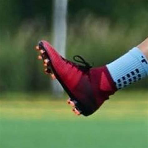 Carli Lloyd Shows Off Unique Nike Mercurial 'Prototype' Boots - Footy Headlines