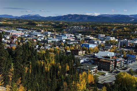 Whitehorse är den spektakulära och aktiva huvudstaden i Yukon, Kanada