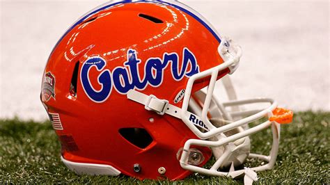 Download Florida Gators Football Helmet Wallpaper | Wallpapers.com