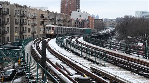 New York City Subway: Snowy Elevated Trains in Manhattan and Bronx - YouTube