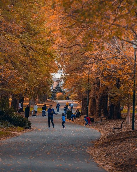 Autumn days spent in Fitzroy Gardens 🍂 📸 via IG/walking_perspective ...